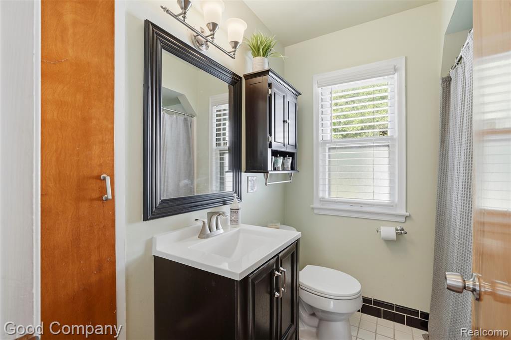 23470 Oneida Street, Oak Park, MI 48237 — Photo 14