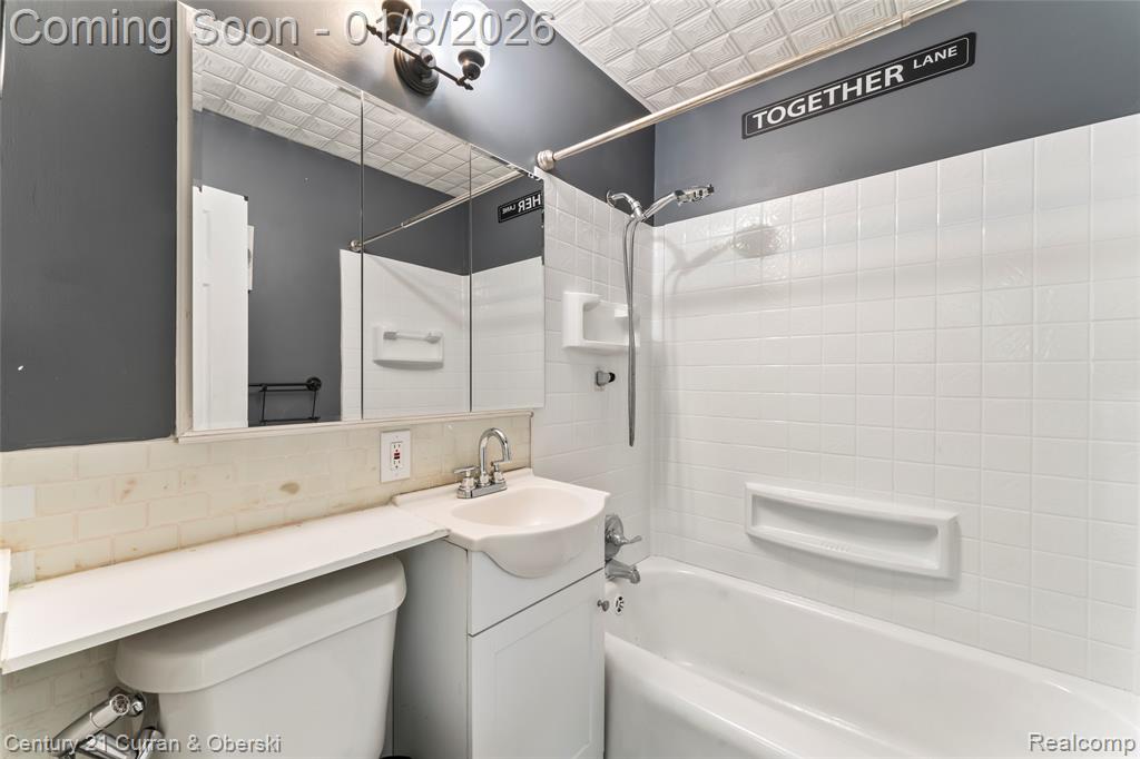 28854 Hennepin, Garden City, MI — Photo 16
