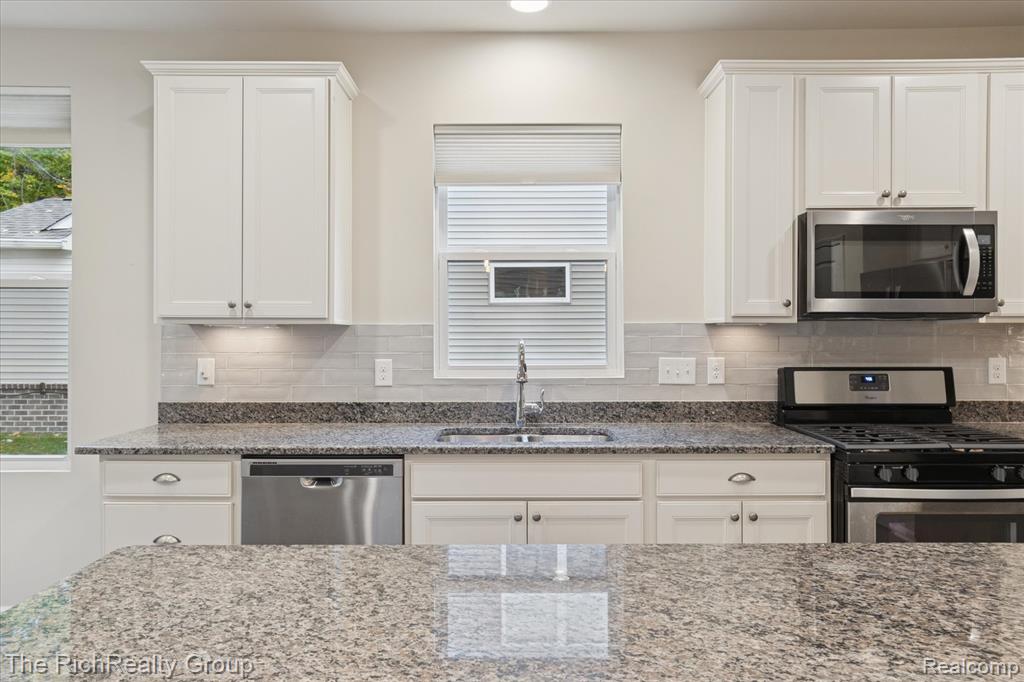49534 Mapleton, Canton, MI 48188 — Photo 18