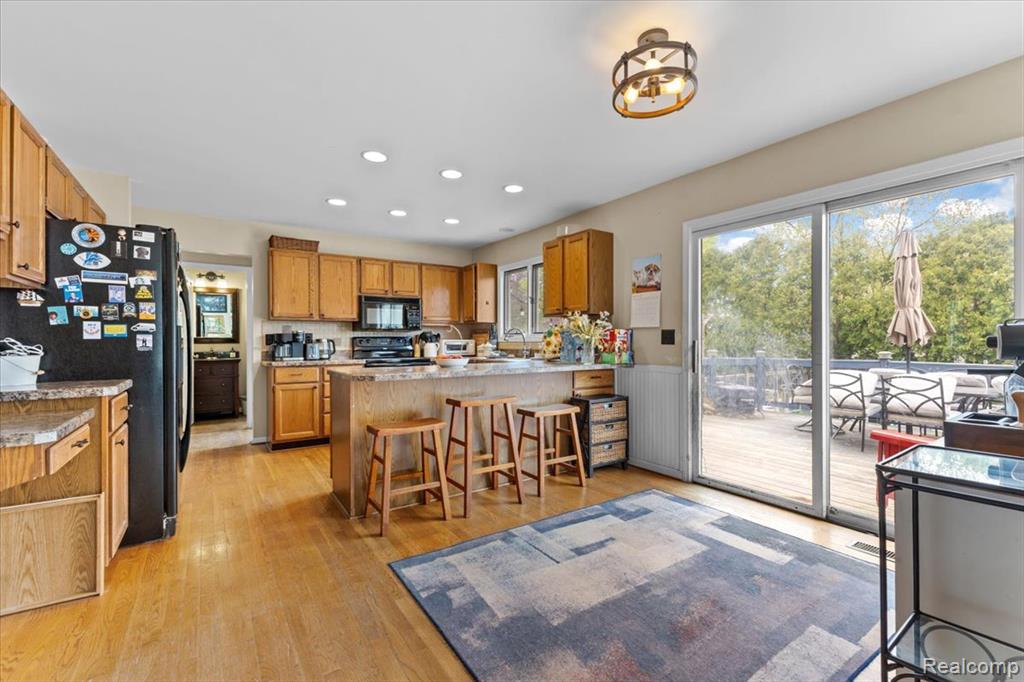 7694 Woodside Place, Waterford, MI 48327 — Photo 16