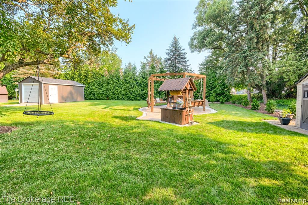 9404 E Lippincott Boulevard, Davison, MI 48423 — Photo 46