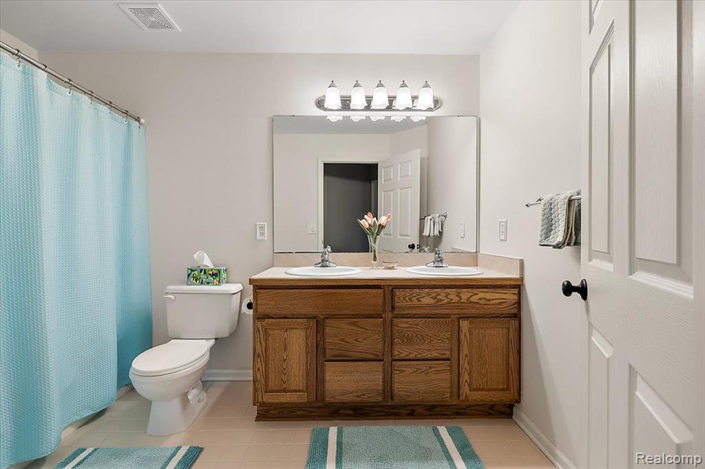 8446 S Shore Drive, Clarkston, MI 48348 — Photo 42