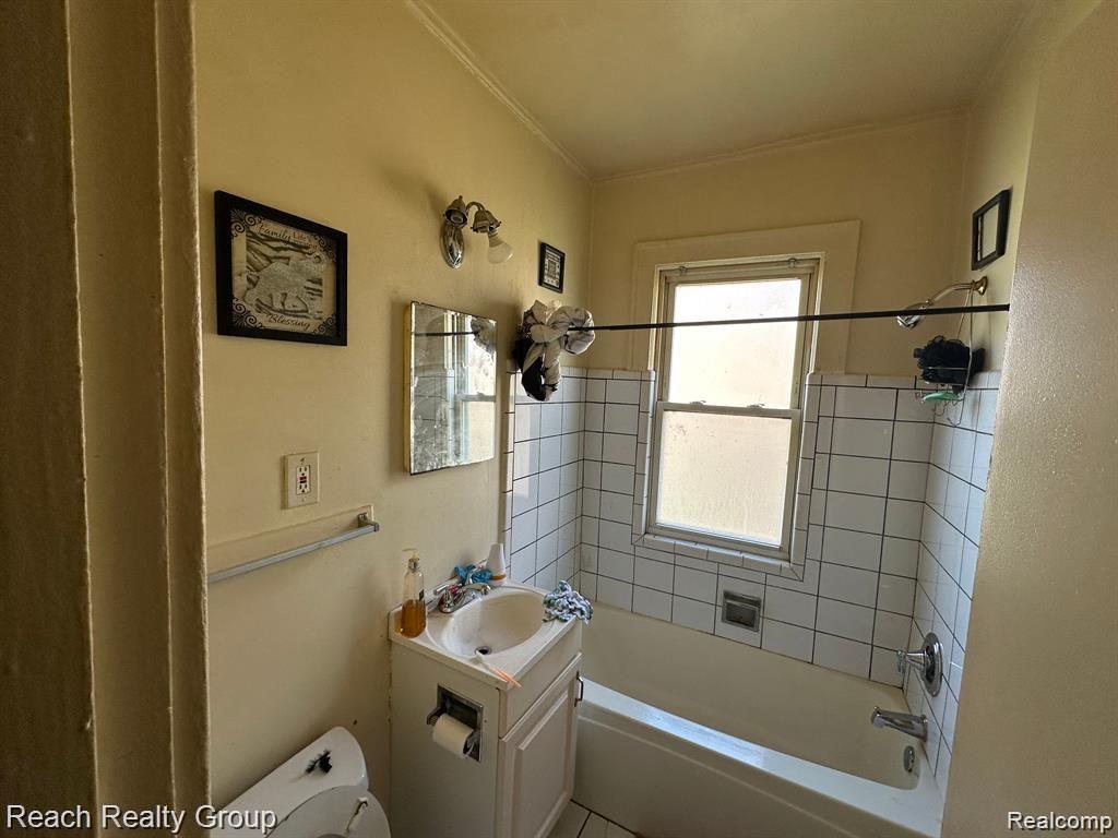 5902 WAYBURN Street, Detroit, MI 48224 — Photo 8