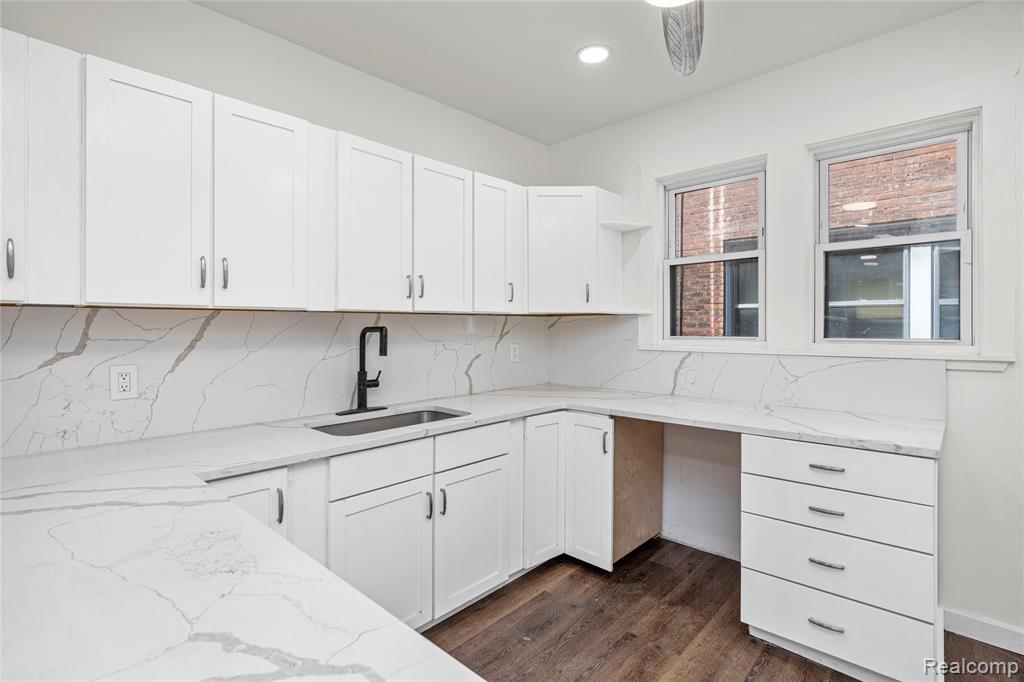 3251 Calvert Street, Detroit, MI 48206 — Photo 13