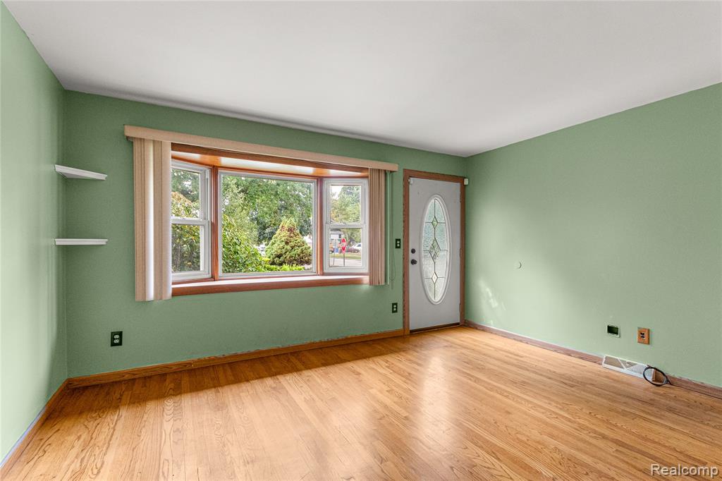 4403 Harding Street, Dearborn Heights, MI 48125 — Photo 4