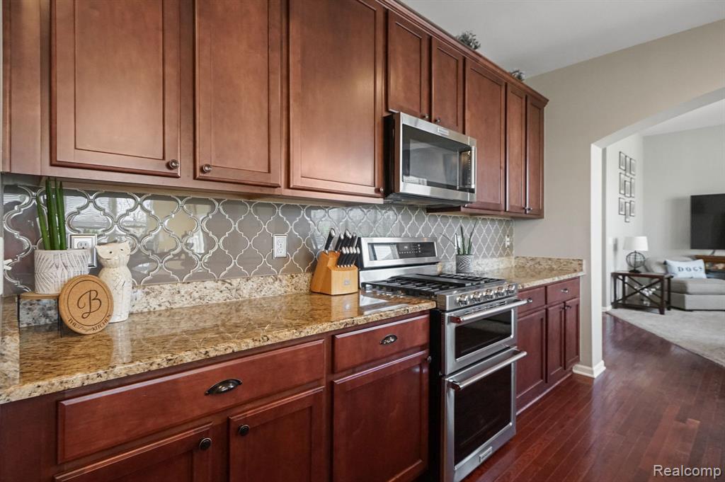 49621 BLOOMSBURY Lane, Macomb, MI 48044 — Photo 6