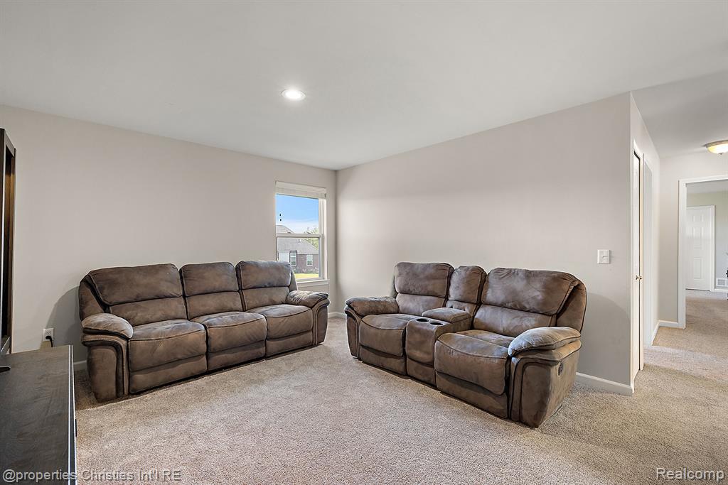 61171 SADDLECREEK Drive, South Lyon, MI 48178 — Photo 27