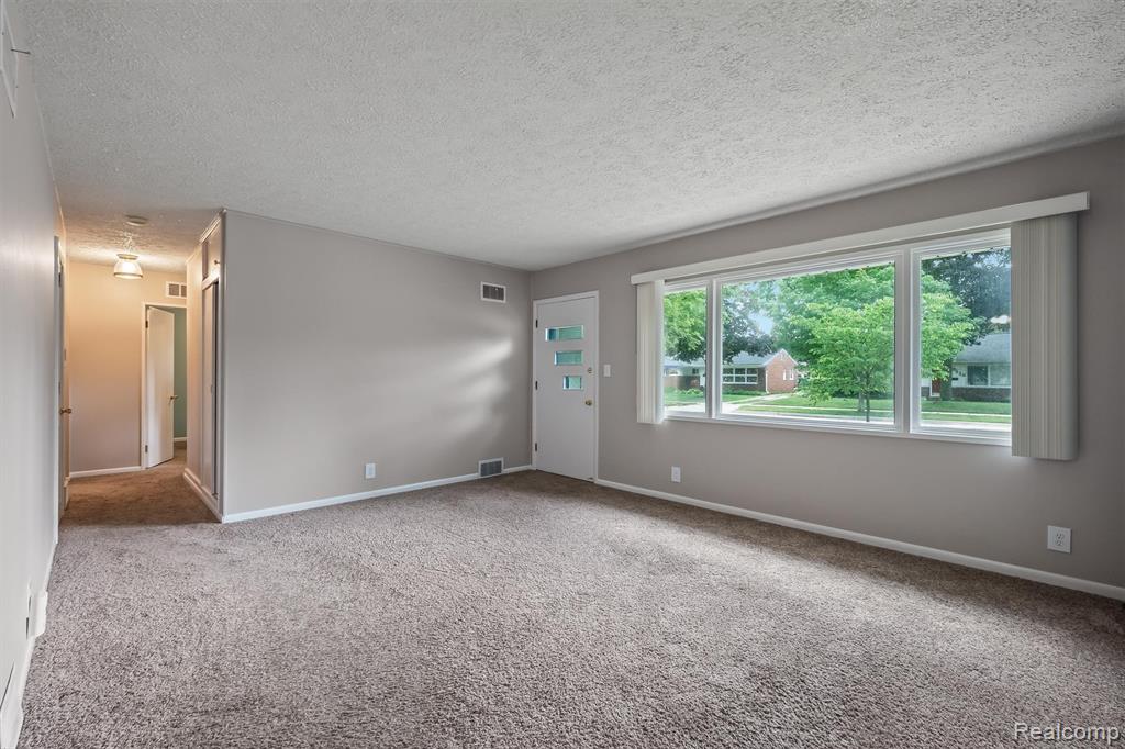 519 Essex Street, Clawson, MI — Photo 12