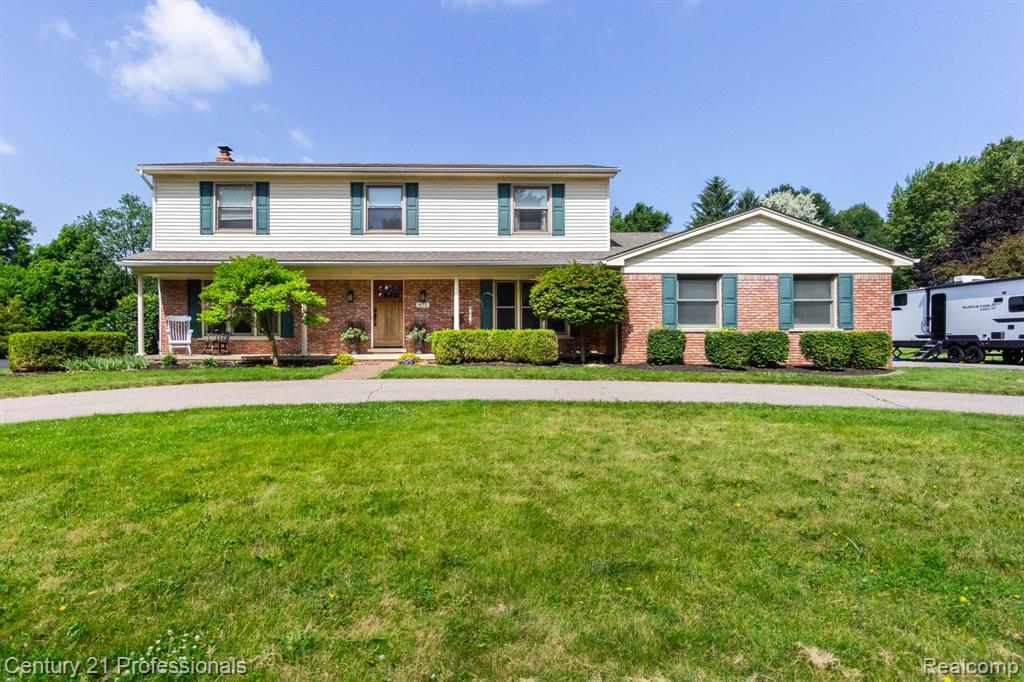 671 Bridgestone Drive, Rochester Hills, MI 48309 — front exterior