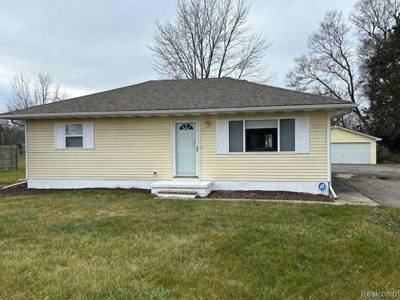 6106 DORT, Grand Blanc, MI 48439 — front exterior