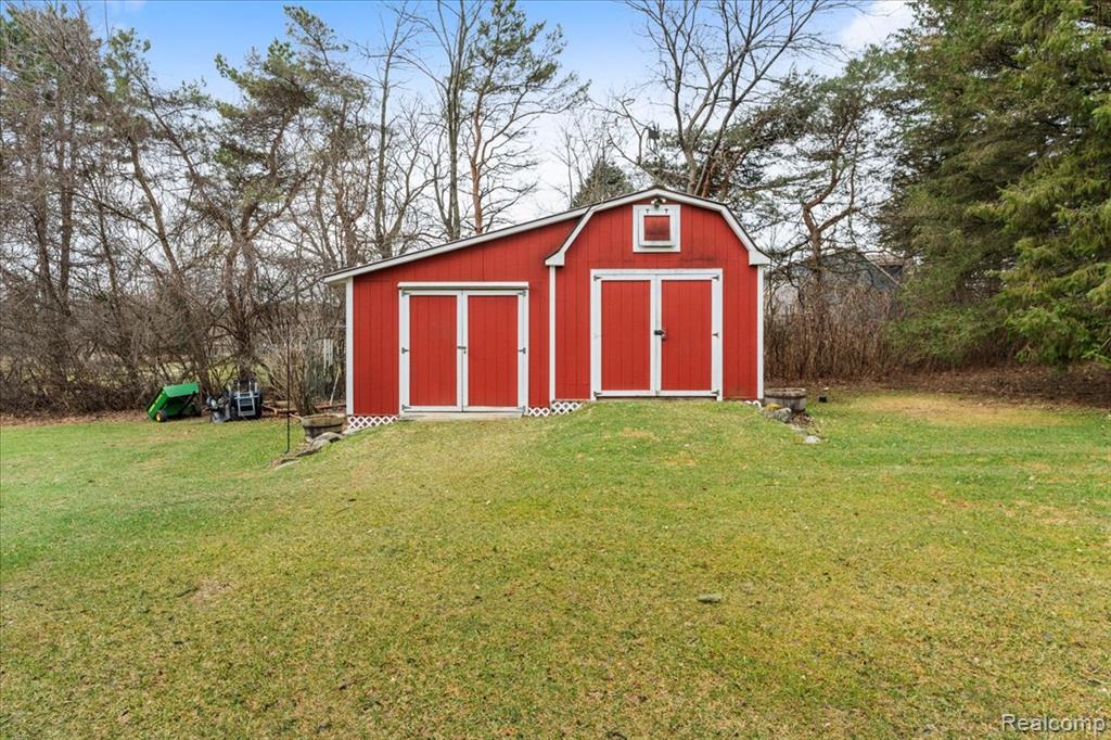 3555 W Drahner Road, Oxford, MI 48371 — Photo 36