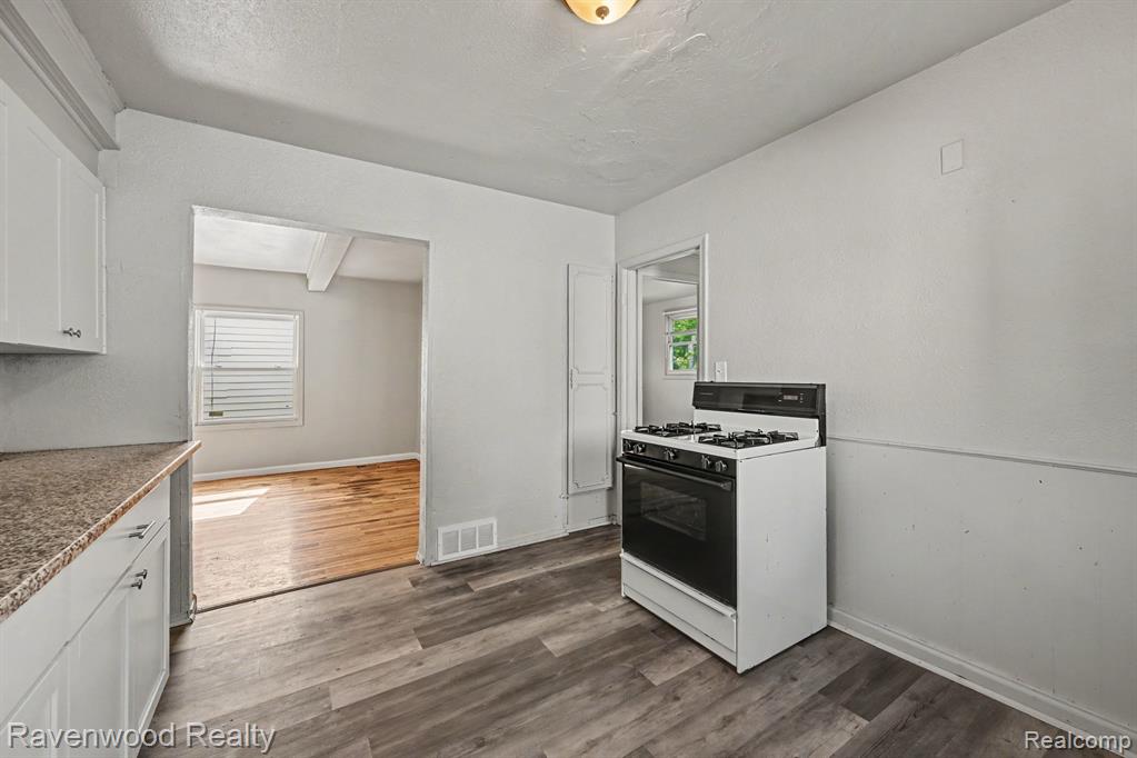 7528 Hudson Avenue, Warren, MI 48091 — Photo 11