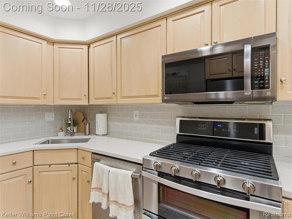 1806 Torquay Avenue, Royal Oak, MI 48073 — Photo 12