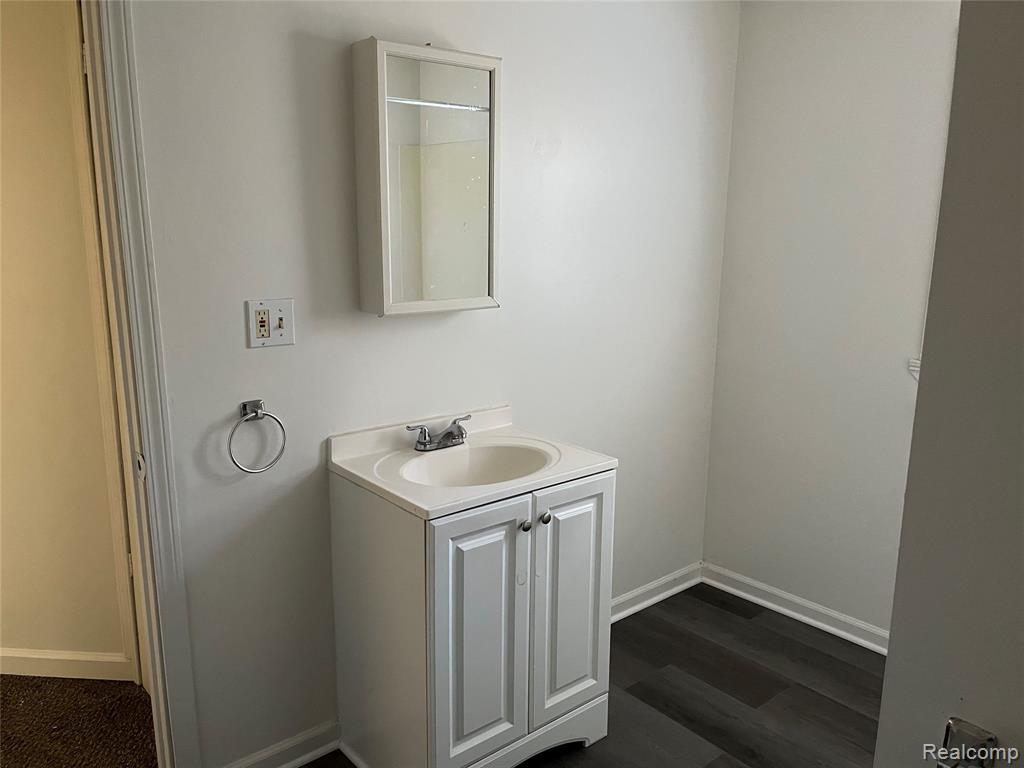 5868 N Linville Street, Westland, MI — Photo 12