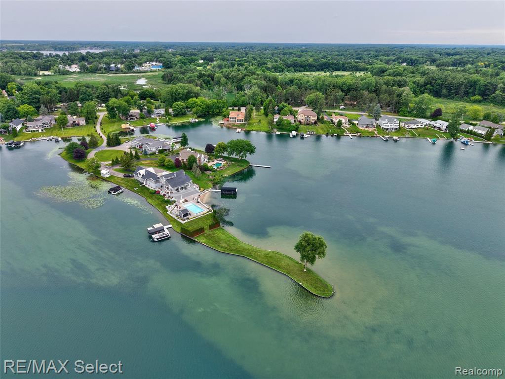 14189 Swanee Beach Drive, Fenton, MI 48430 — Photo 9