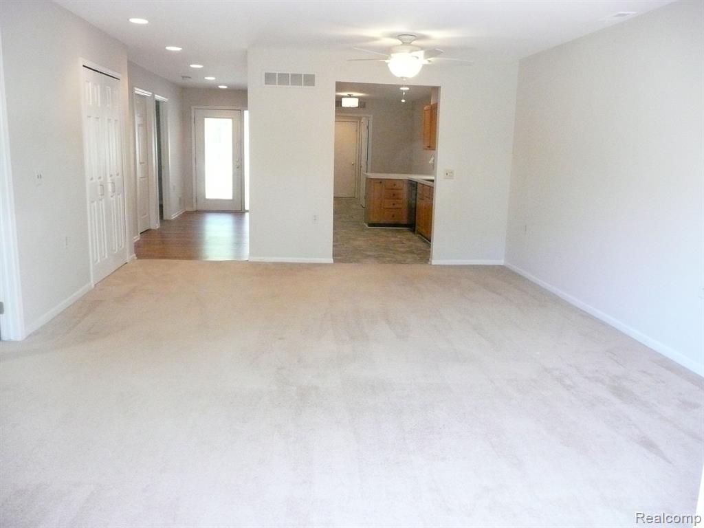 21372 MULBERRY Court, Farmington Hills, MI 48336 — Photo 11