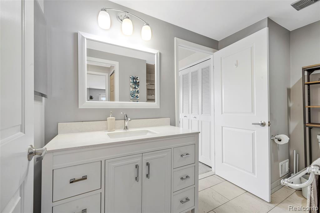 19347 Andover Court, Northville, MI 48167 — Photo 17