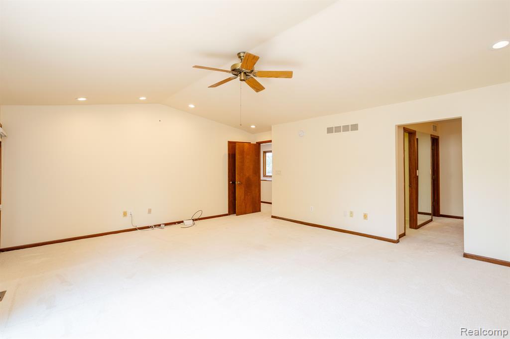 4421 PINEHURST Drive, West Bloomfield, MI — Photo 33