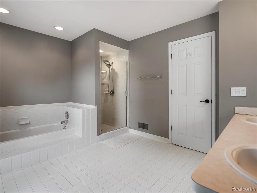 50308 Hillside Drive, Macomb, MI 48044 — Photo 26