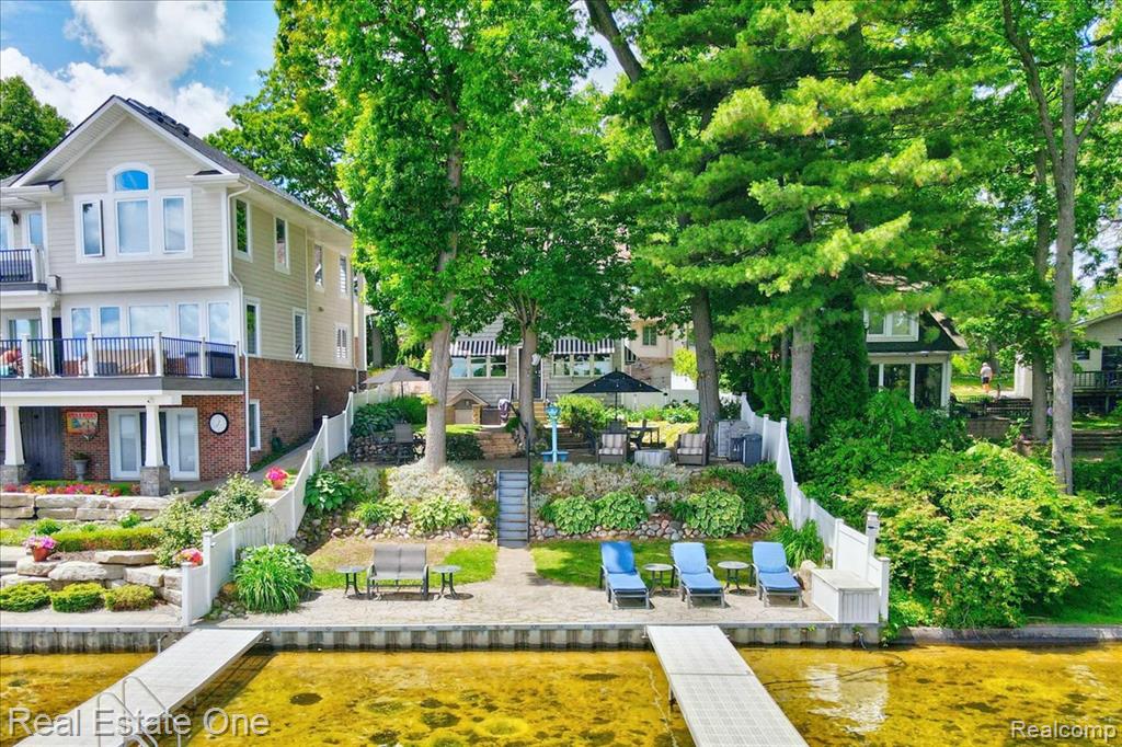 836 Pine Tree Road W, Lake Orion, MI 48362 — Photo 71