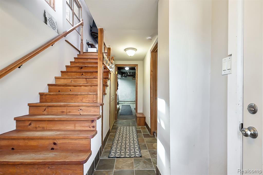 8128 Halfway Drive, Brighton, MI 48116 — Photo 22