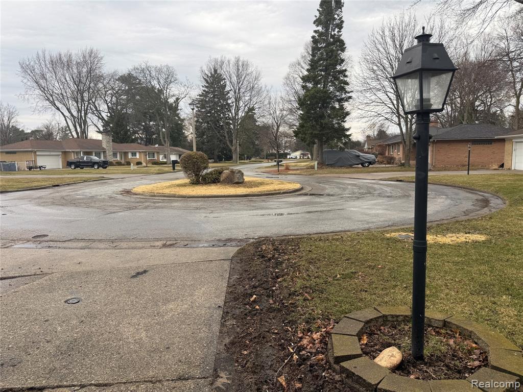50 Shadyside Court, Saginaw, MI 48638 — Photo 48