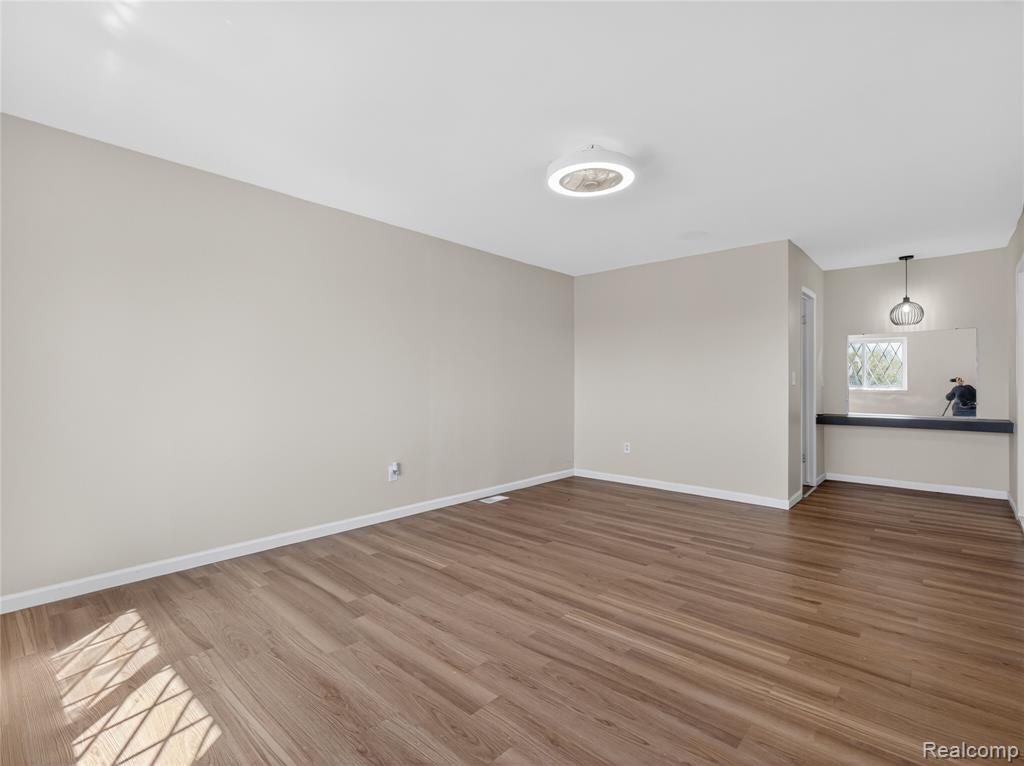 4667 Bloomfield Drive, Sterling Heights, MI 48310 — Photo 20