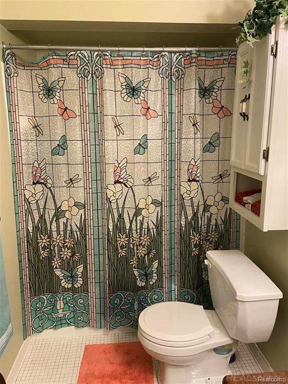 7485 Woodview Street, 3, Westland, MI — Photo 9