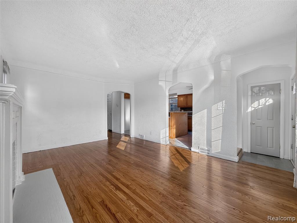 5566 Lakepointe Street, Detroit, MI 48224 — Photo 4