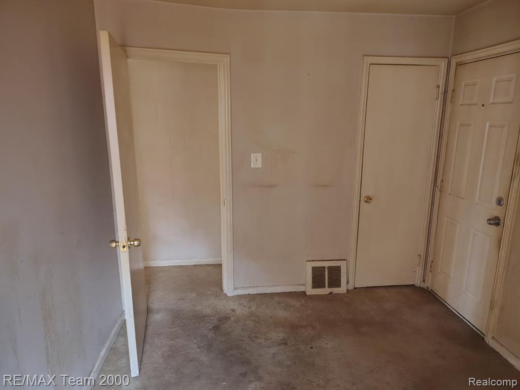 18330 Warwick Street, Detroit, MI 48219 — Photo 13