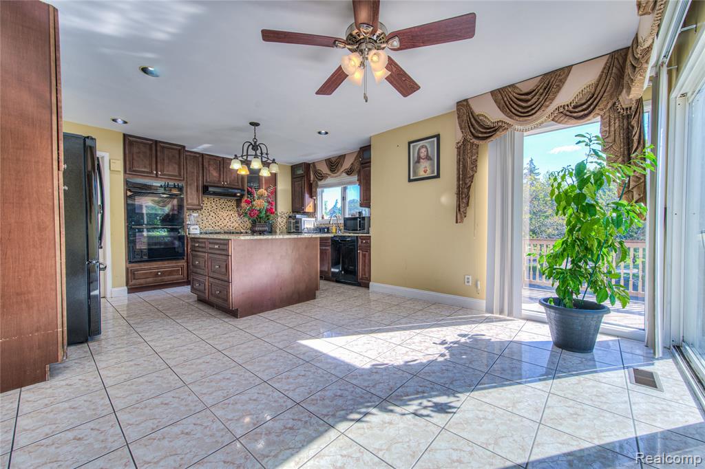 6460 Charles Drive, West Bloomfield, MI — Photo 16
