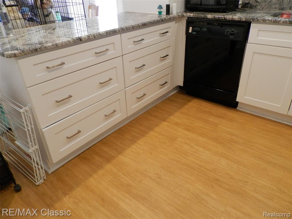 41345 Singh Boulevard, Novi, MI — Photo 10