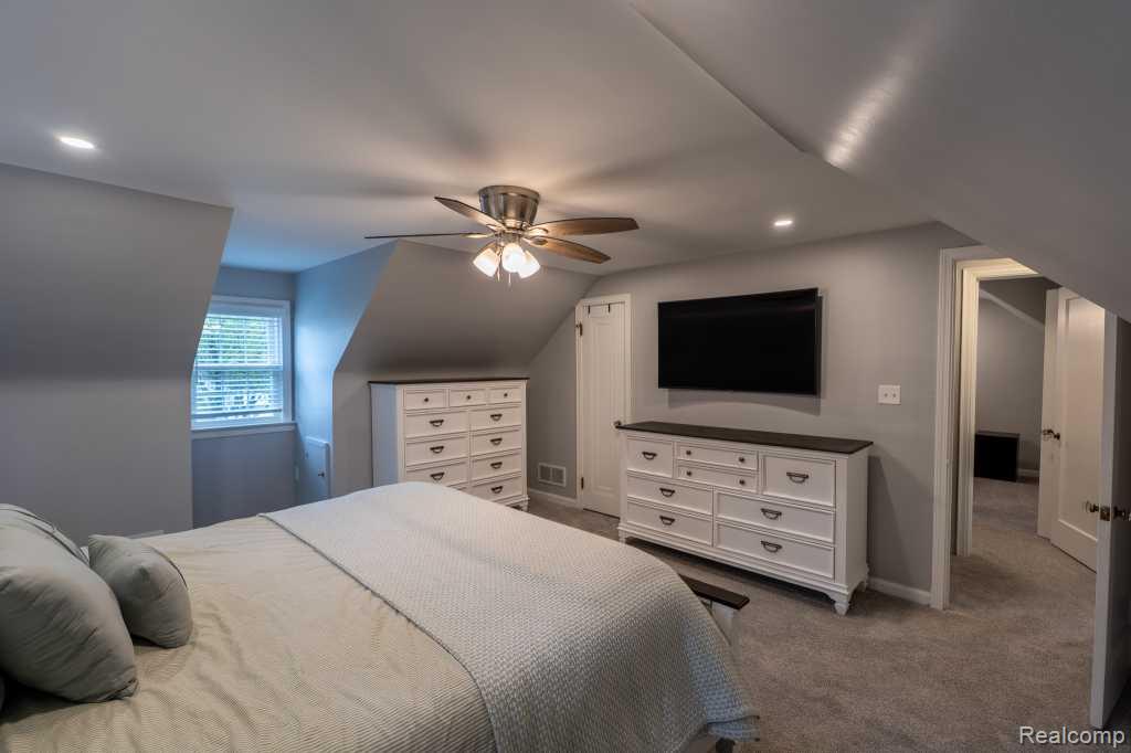244 Gladwin Avenue, Commerce Twp, MI — Photo 20