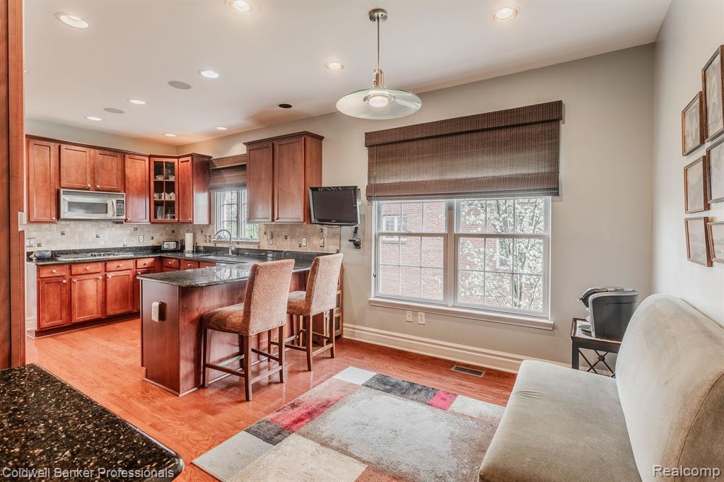 26270 VALHALLA Drive, Farmington Hills, MI 48331 — Photo 20