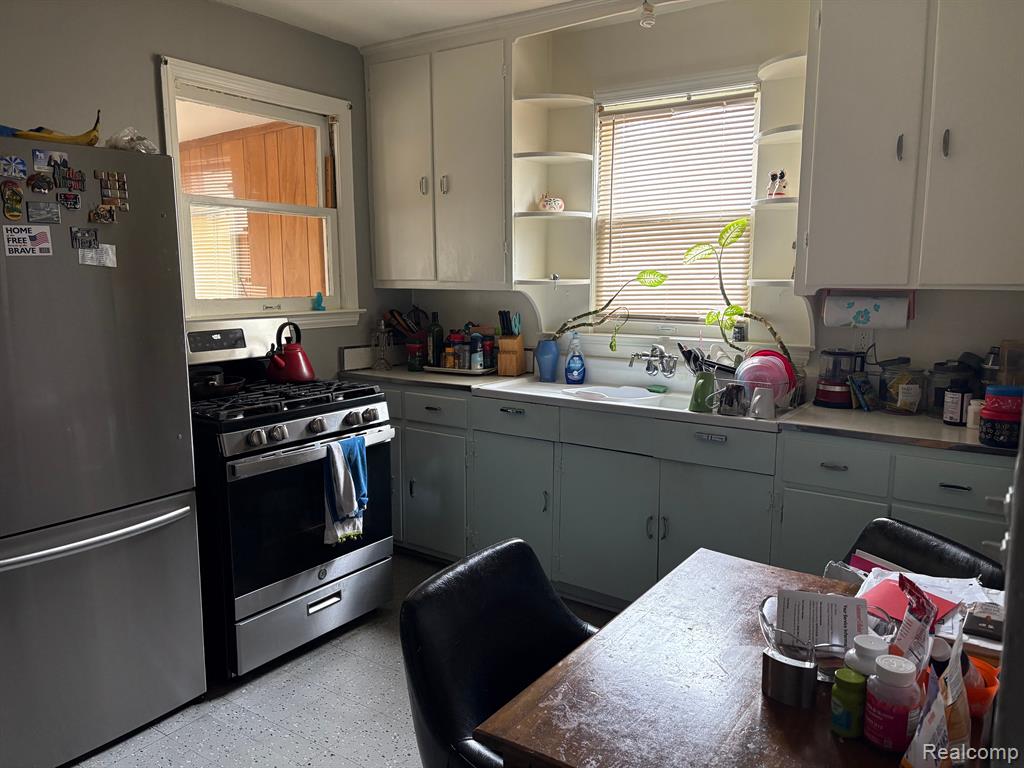 6470 EVERGREEN Avenue, Detroit, MI 48228 — Photo 8
