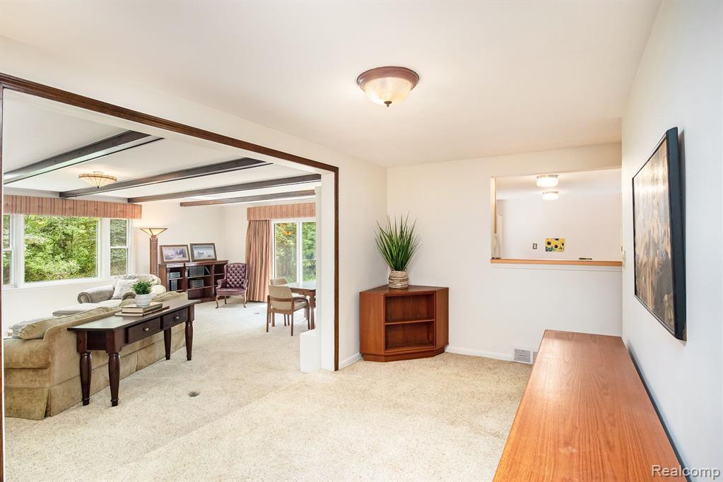 807 S OAK Street, Fenton, MI 48430 — Photo 5