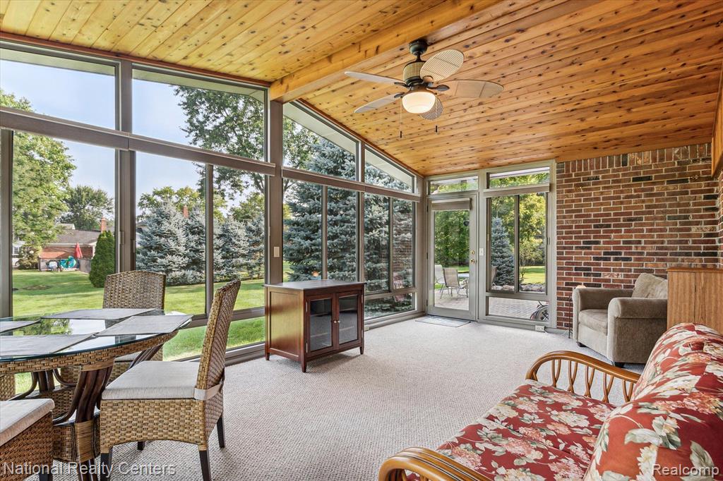 42372 COTSWOLD Court, Northville, MI 48168 — Photo 29