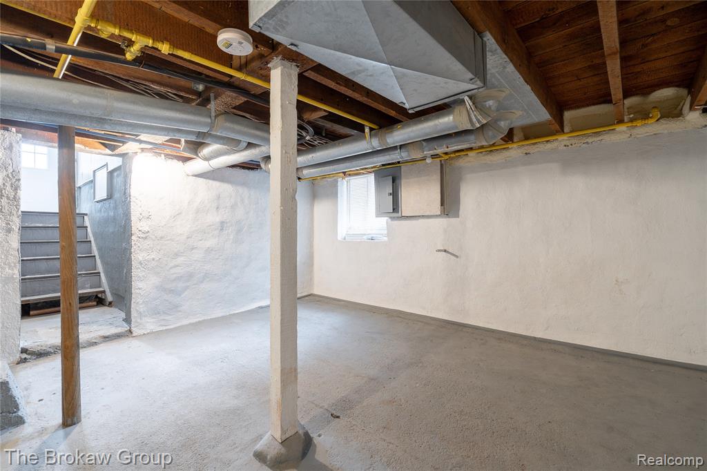 736 N Main Street, Almont, MI 48003 — Photo 44