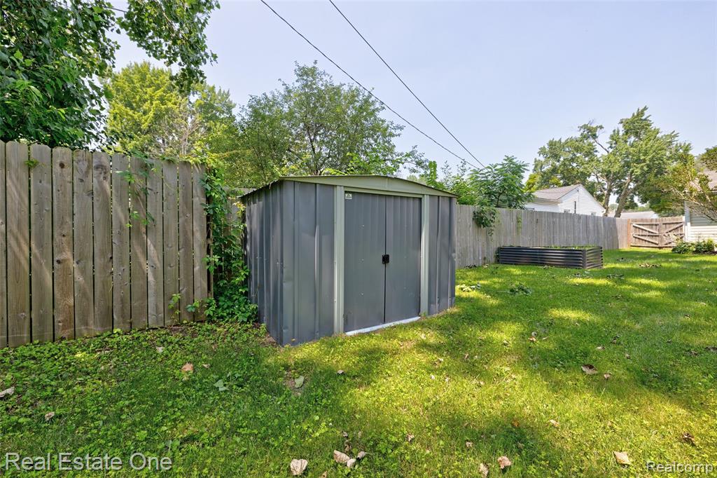 705 Richard Street, Holly, MI 48442 — Photo 46