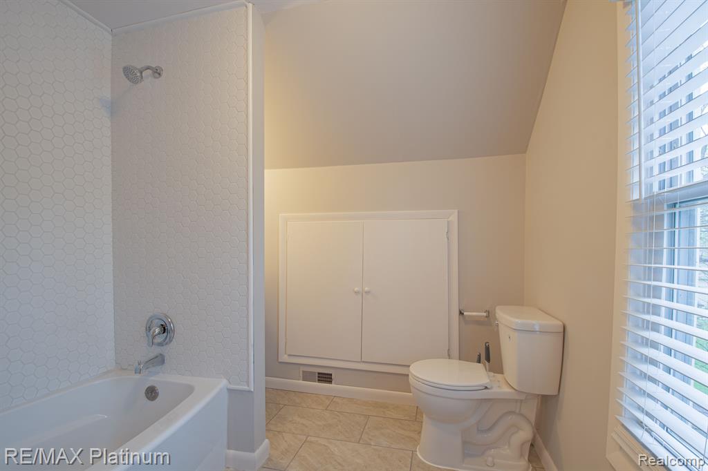 504 Front Street, Holly, MI 48442 — Photo 19