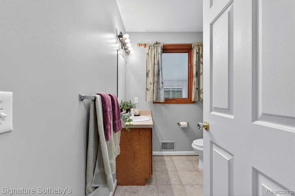 2240 Hidden Lake Trail, Ortonville, MI 48462 — Photo 33