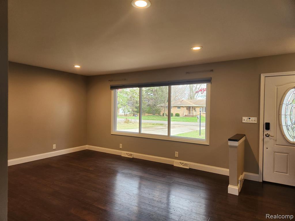 545 MAULBETSCH Street, Ypsilanti, MI 48197 — Photo 10