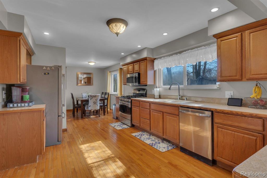 54050 ATHERTON Street, New Baltimore, MI 48047 — Photo 3