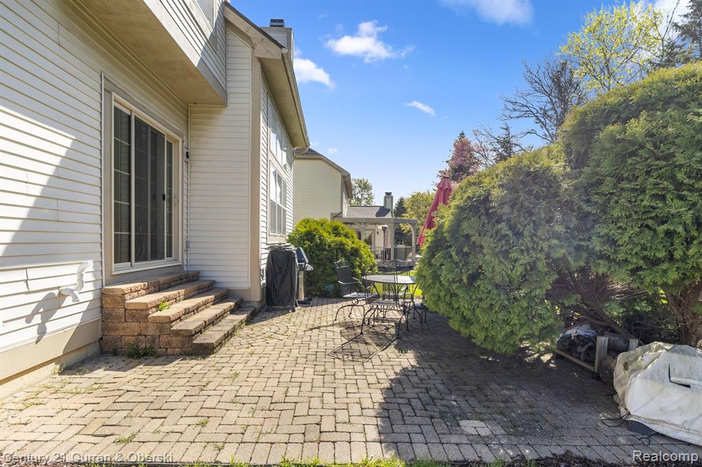 5725 VERSAILLES Avenue, Ann Arbor, MI 48103 — Photo 21