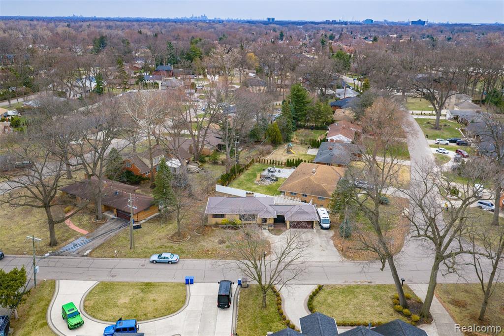 6006 Rosetta Street, Dearborn Heights, MI 48127 — Photo 38
