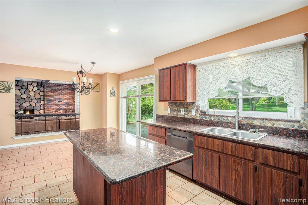 5622 Powder Horn Drive, West Bloomfield, MI — Photo 7