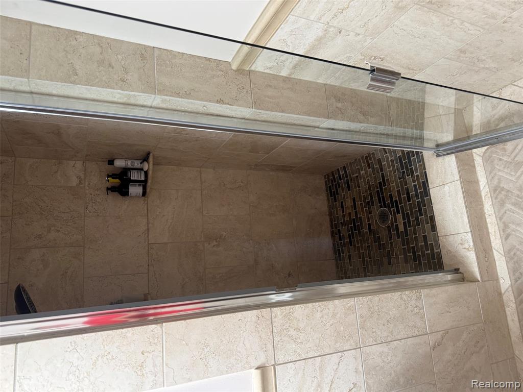 6925 Windham Lane, Bloomfield Hills, MI 48301 — Photo 33