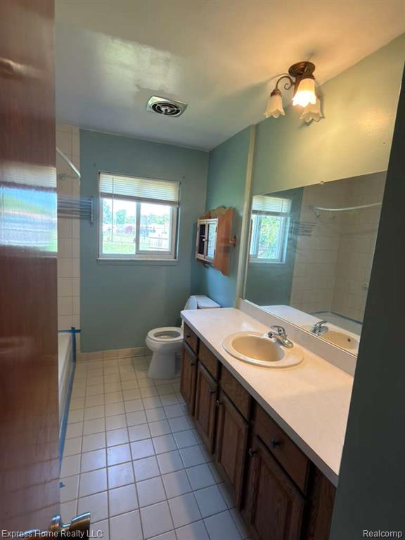 15129 Elderwood Drive, Warren, MI 48088 — Photo 12