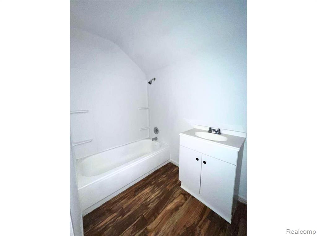 15211 Fairmount Drive, Detroit, MI 48205 — Photo 17