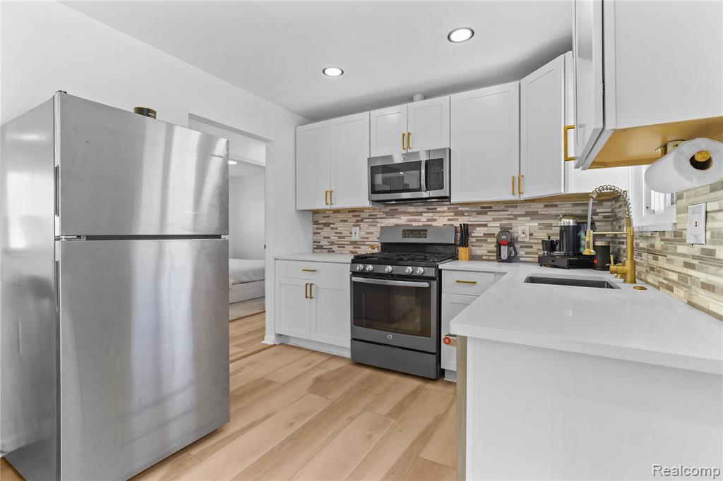 21356 Ithaca Avenue, Ferndale, MI 48220 — Photo 5